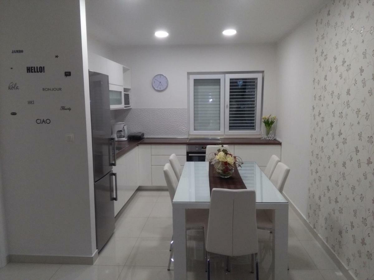 Ivana Apartments Makarska Exterior photo